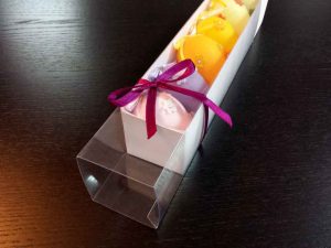 Cutie-din-carton-pentru-7-figurine-marshmallow-4-1-300x225
